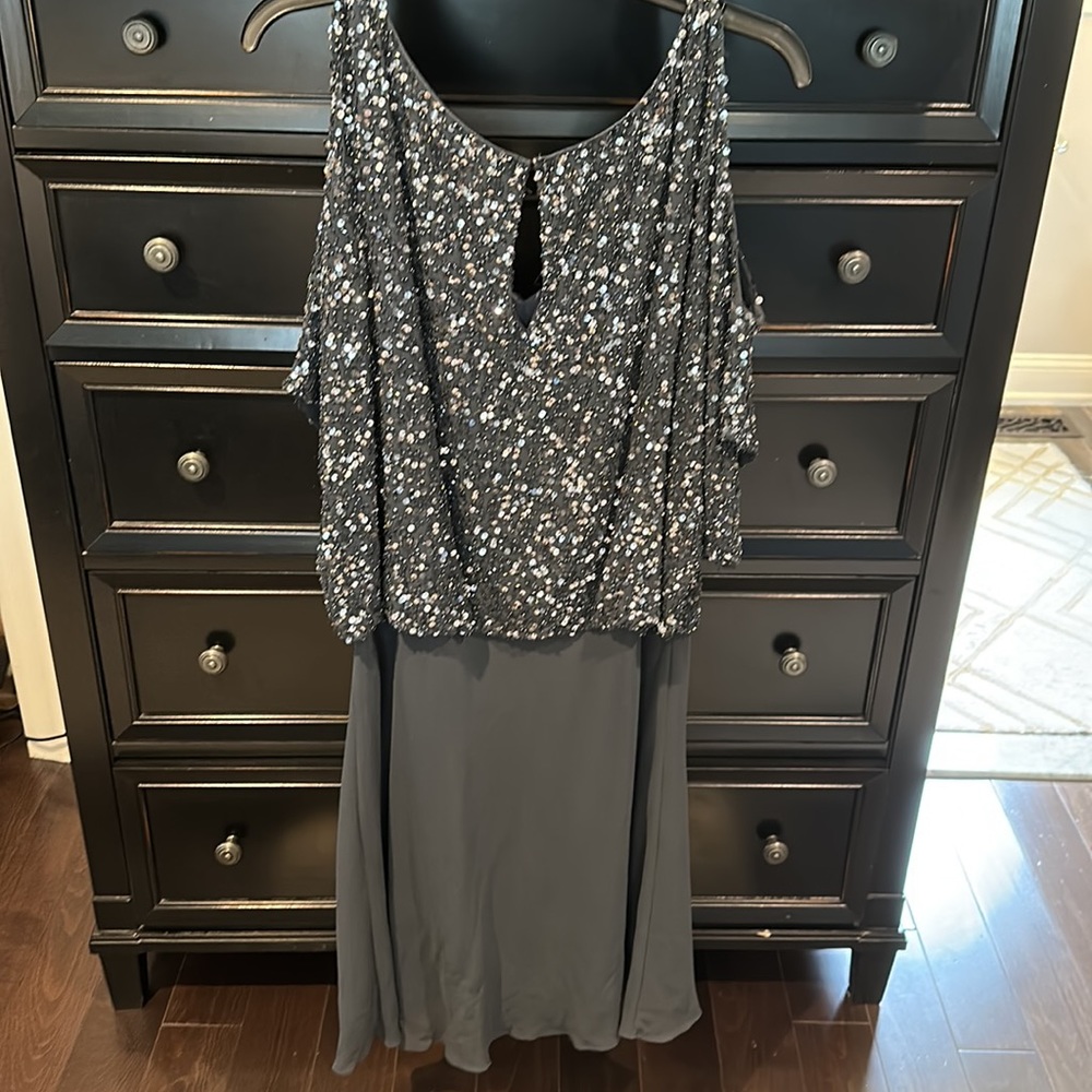 Women’s dress - Picture 7 of 8